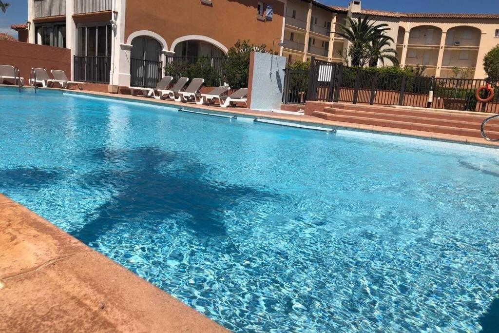 2 Bedrooms, 15 Min Walk To Beach, Ac, Pool & Fiber Internet In A Quiet, Private Gated Domain 5Kms To St Tropez Коголен Екстериор снимка