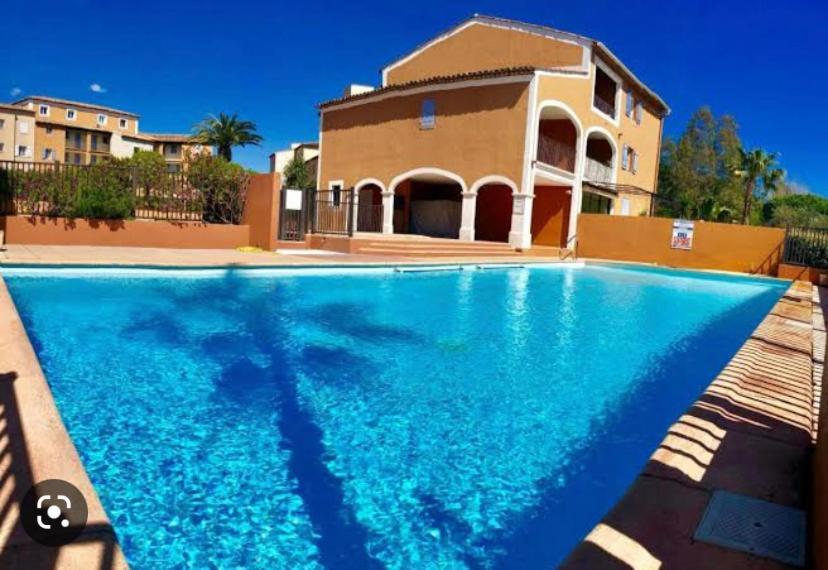 2 Bedrooms, 15 Min Walk To Beach, Ac, Pool & Fiber Internet In A Quiet, Private Gated Domain 5Kms To St Tropez Коголен Екстериор снимка