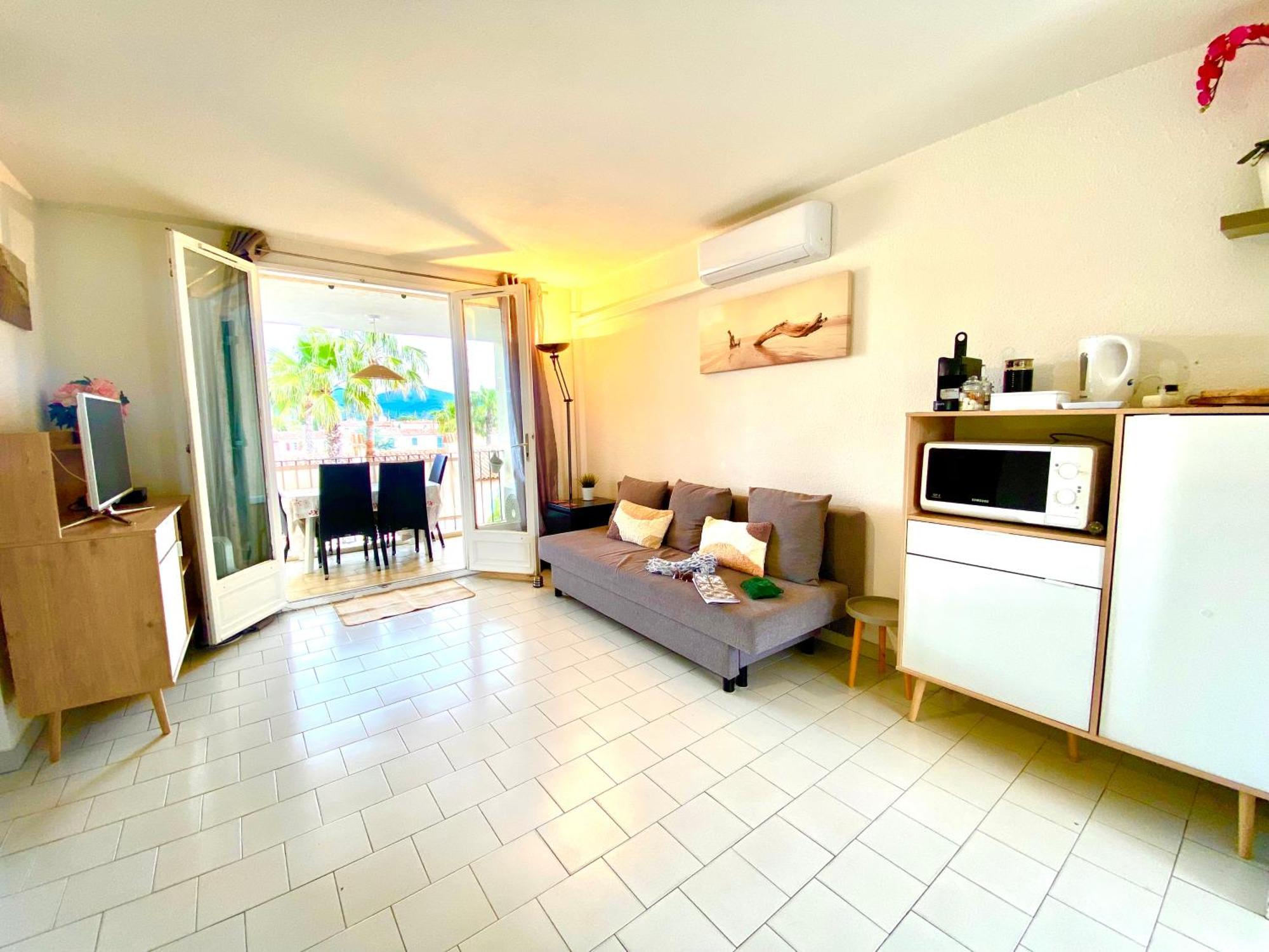 2 Bedrooms, 15 Min Walk To Beach, Ac, Pool & Fiber Internet In A Quiet, Private Gated Domain 5Kms To St Tropez Коголен Екстериор снимка